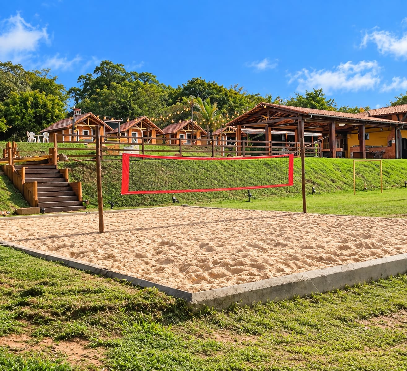 Beach tennis, campo e tirolesa